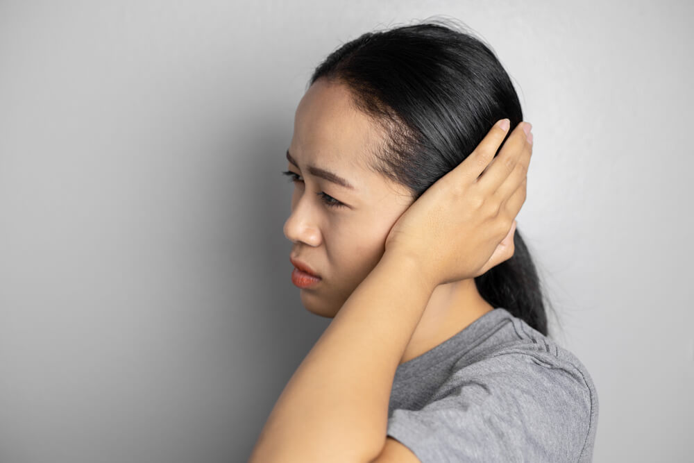 ¿Le duele el área detrás de la oreja? ¡Estas 4 causas y cómo superarlas!