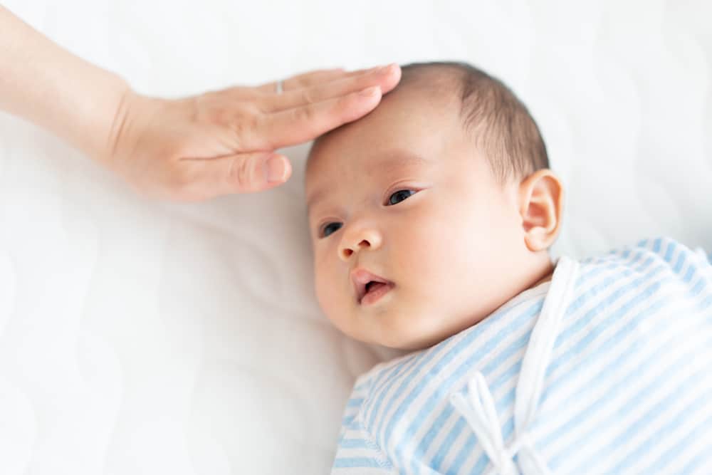 הזעה קרה אצל תינוקות: דע את הסיבות ואיך להתגבר עליה