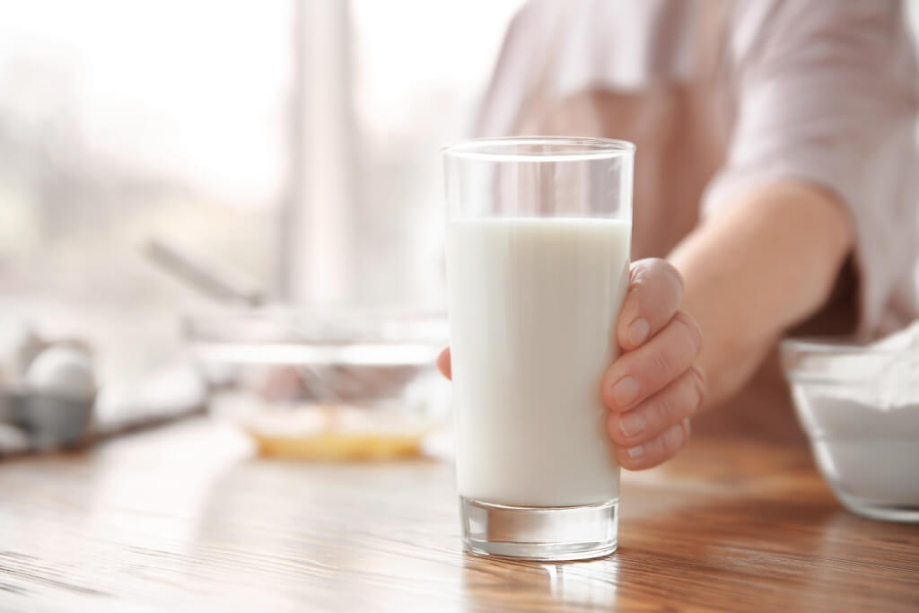 Melk drinken bij Suhoor, wat zijn de plus en min?