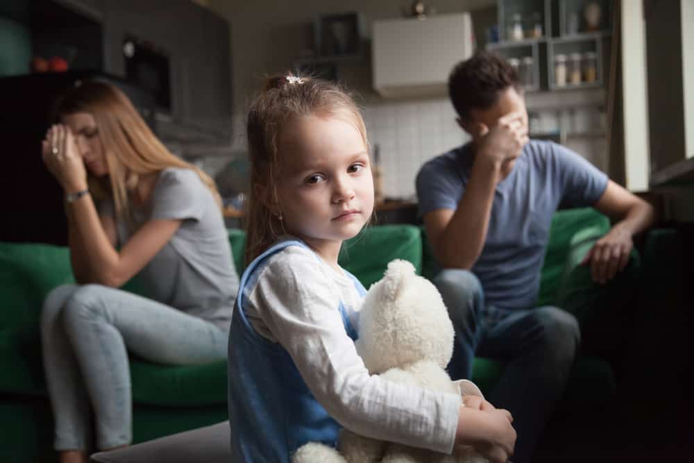 7 impacts négatifs des familles brisées sur la psychologie de l'enfant