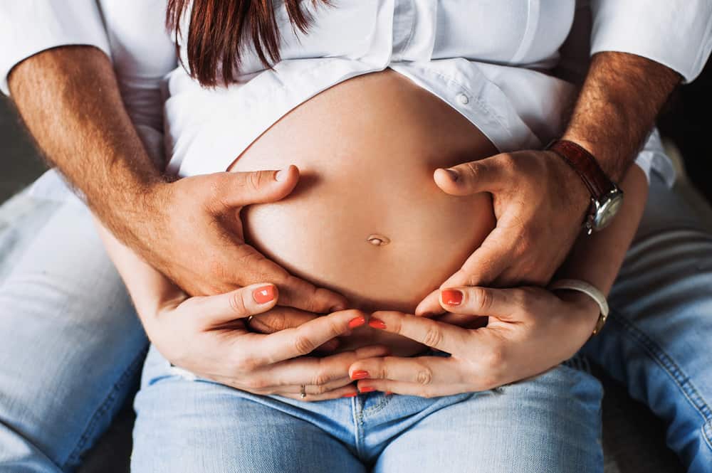 חווה צירים לאחר קיום יחסי מין במהלך ההריון, האם זה נורמלי?