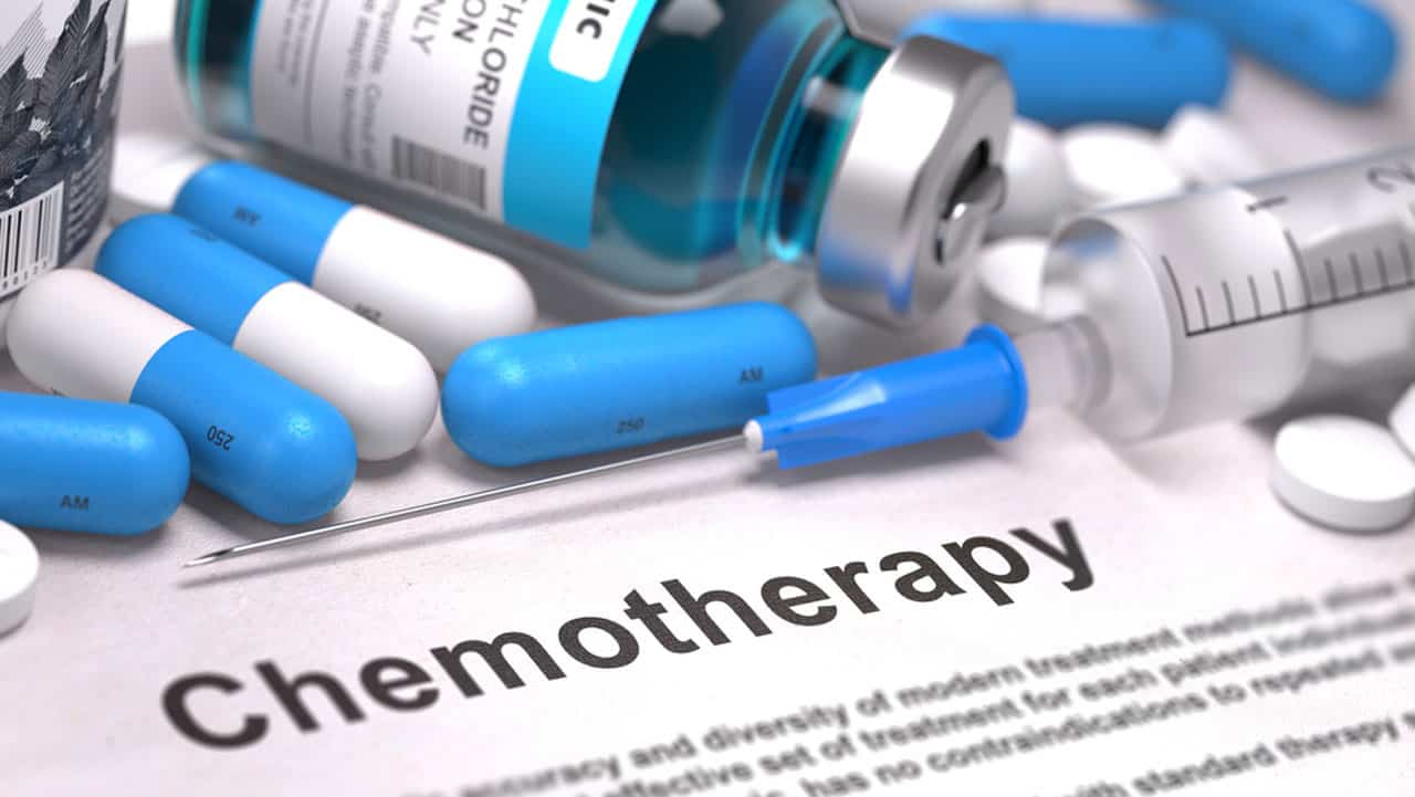 Kemoterapi: Känn till proceduren och dess biverkningar