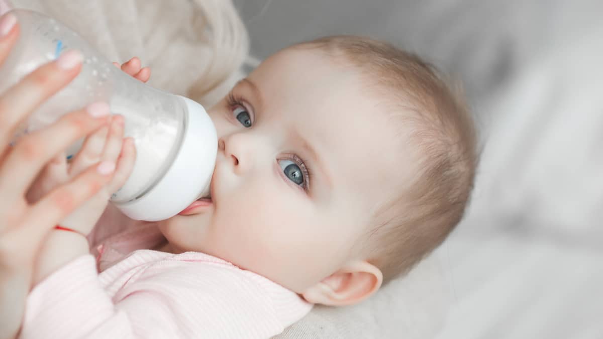 Det här är fakta om myten att formelmjölk anses vara ohälsosamt