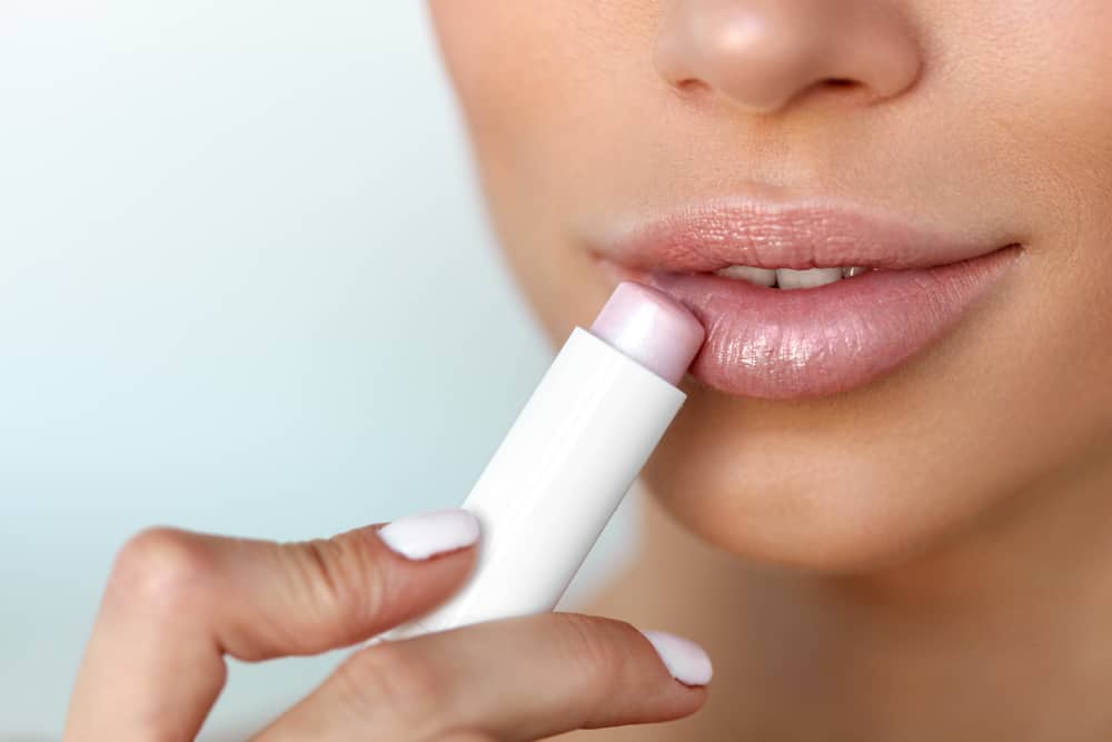 Lippenbalsem-ingrediënten die je moet vermijden, zodat je vaarwel droge lippen kunt zeggen!