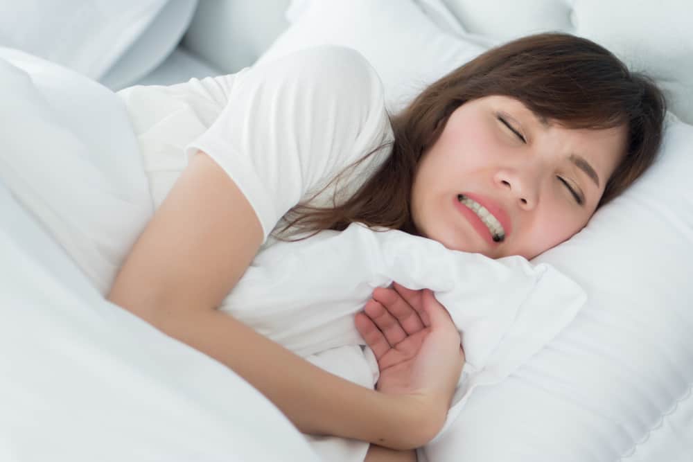 Tandenknarsen tijdens de slaap kan een teken zijn van bruxisme, wat is het?