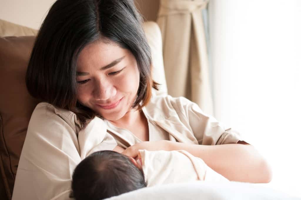 엄마를 위한 모유 수유의 5가지 이점: 우울증을 예방하기 위해 체중 감량