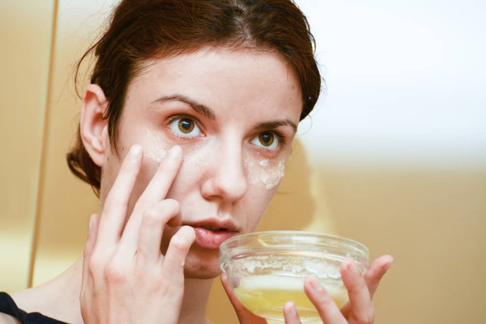 8 beneficios de la mascarilla de clara de huevo para la piel facial: ¡Reduzca los poros para prevenir el envejecimiento prematuro!