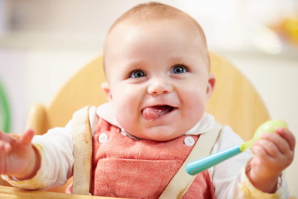 Mammor måste veta, när är rätt tid att mata bebisar?