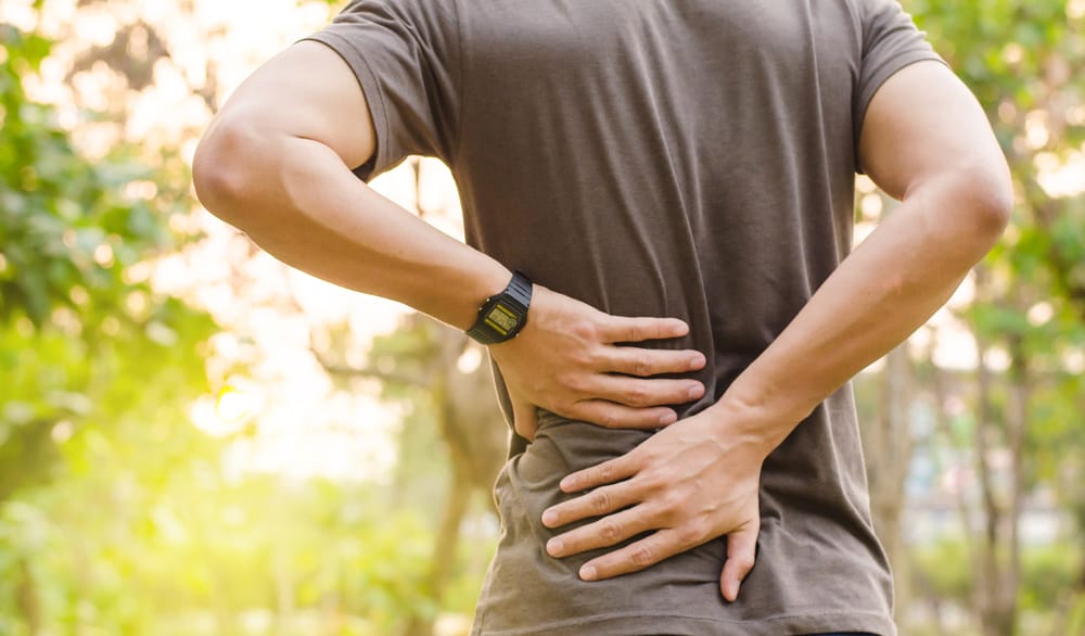 Ból dolnego odcinka kręgosłupa – 5 przyczyn, które musisz znać
